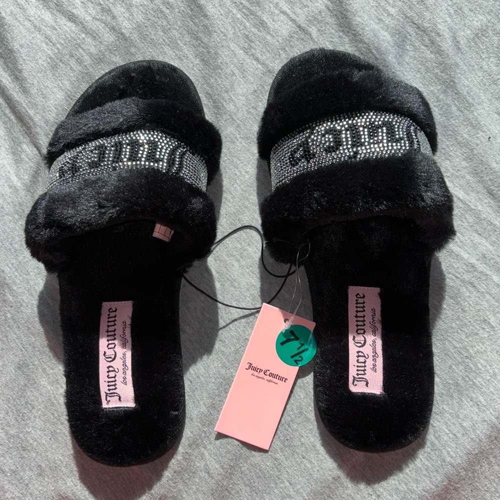 Juicy couture slippers 💜